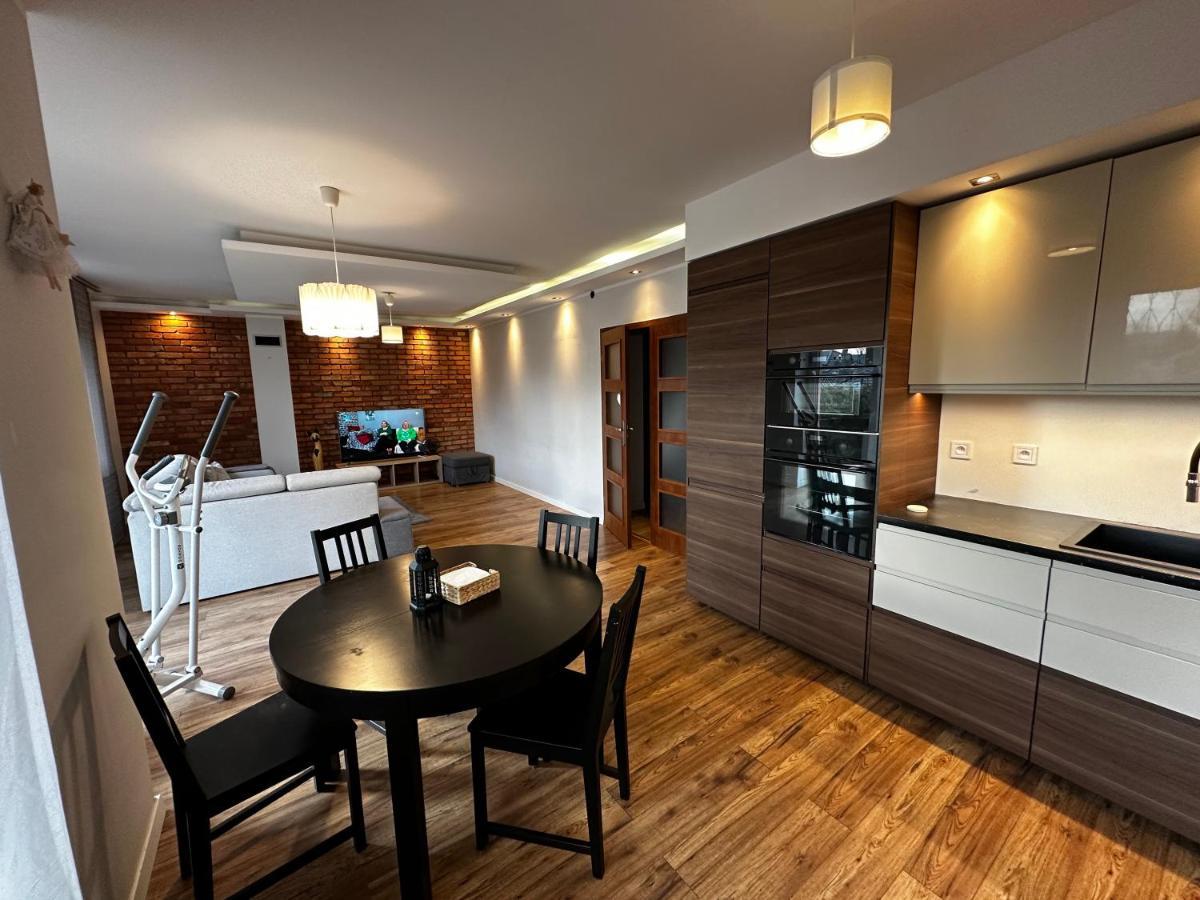 Apartament Airport กดัญสก์ ภายนอก รูปภาพ