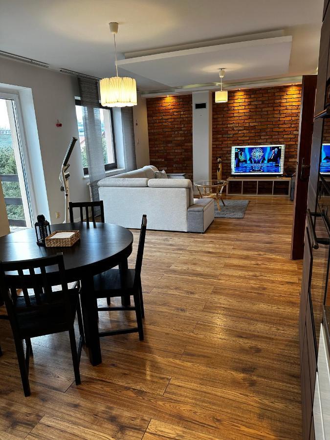 Apartament Airport กดัญสก์ ภายนอก รูปภาพ
