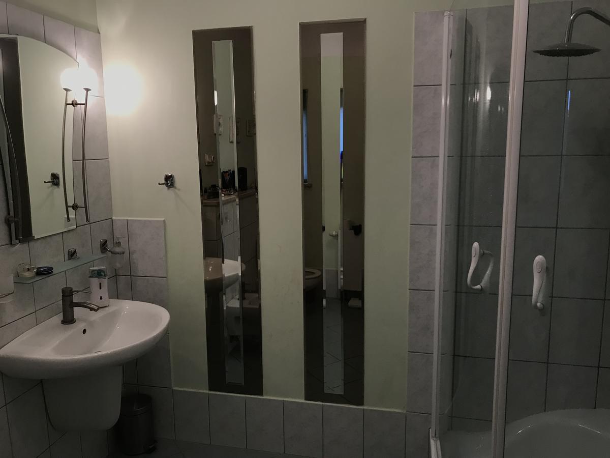 Apartament Airport กดัญสก์ ภายนอก รูปภาพ